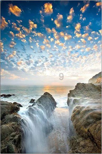 何忠友在市纪委十二届四次全会上强调 发扬彻底的自我革命精神 坚定不移深化正风肃纪反腐 为在中国式现代化进程中更好建设美丽新疆作出乌鲁木齐贡献提供坚强保障